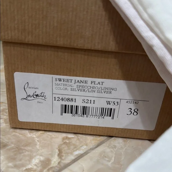 Christian Louboutin Silver Heels Luxury Elegance - Picture 2 of 7